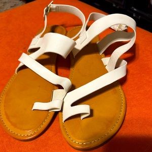 Rouge Helium White Sandals